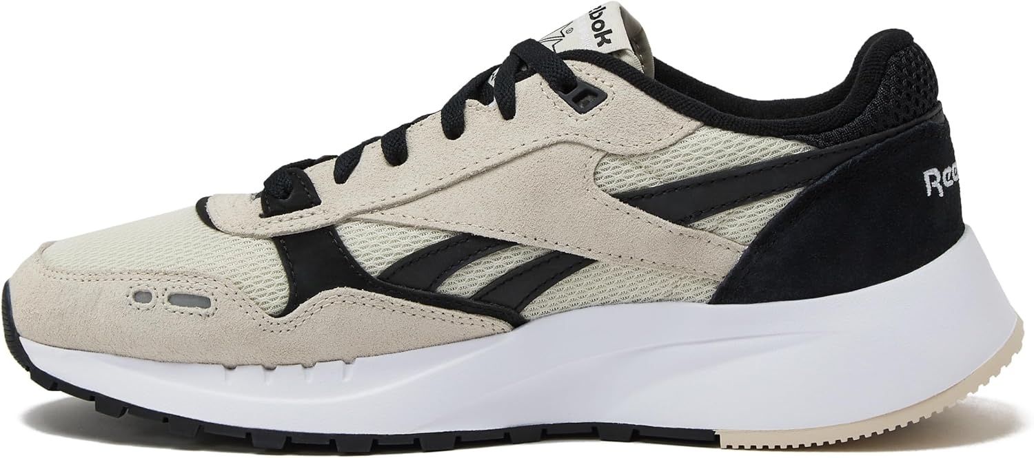 image:imageReebok Lifestyle Classic Leather 2400Vintage ChalkSandBlack